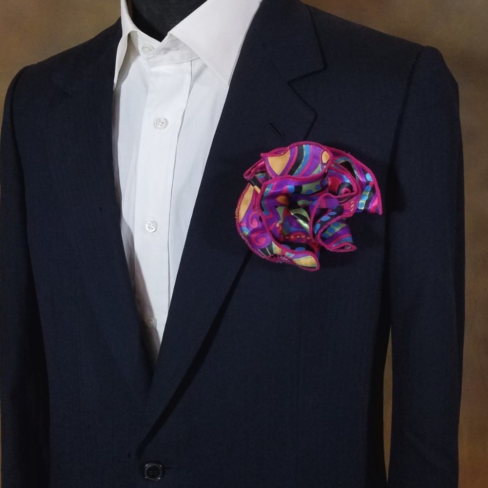 NEW 2-in-1 Pouf Round Pocket Square - Purple Mod Design